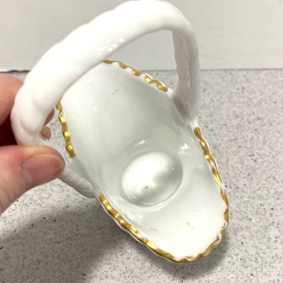 Westmoreland milk glass bride's basket hand painted signed top handle vase - Picture 7 of 9